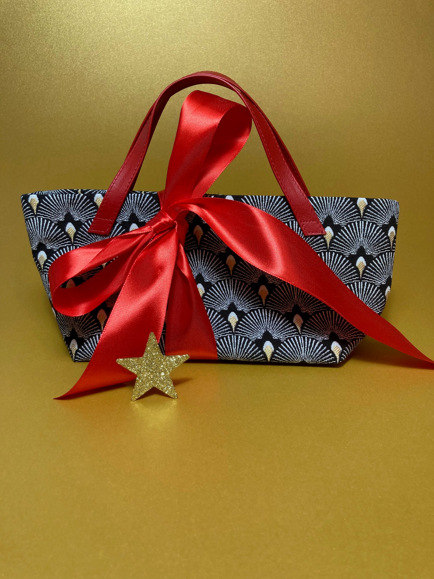 Candybag black peacock